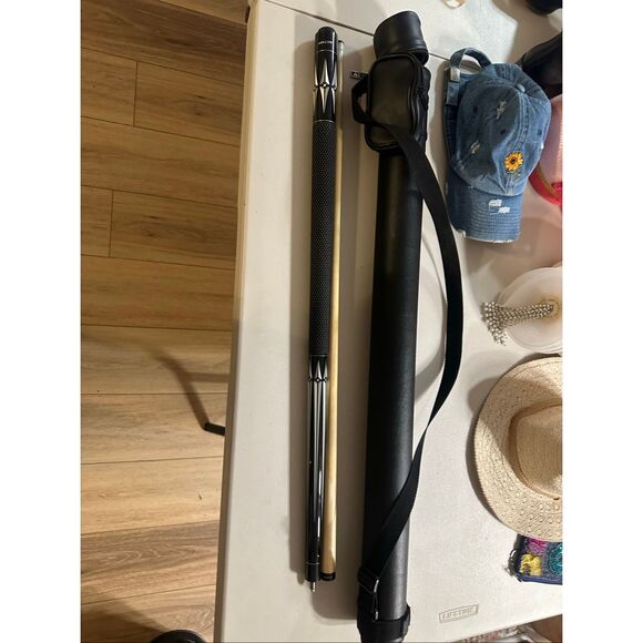 Action BW09 Black and White Billiard Stick Pool Cue - Picture 2 of 7